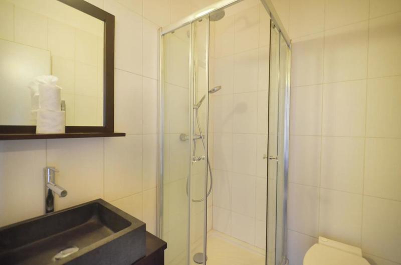 Maison - 318 m² - 12 pièces