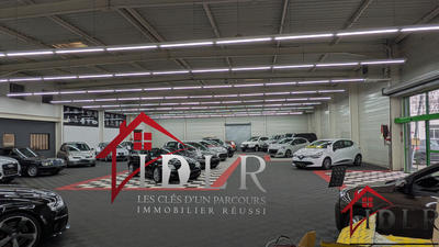 Local commercial - 1 500 m²