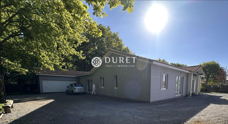 Maison traditionnelle - 143 m² - 6 pièces