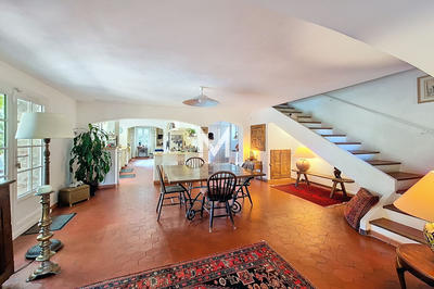 Maison - 180 m² - 7 pièces