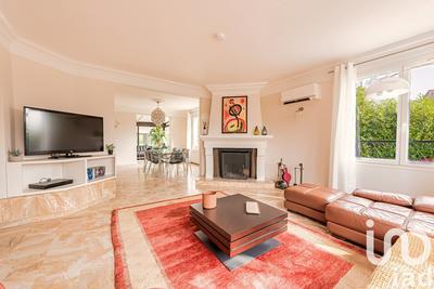 Maison - 180 m² - 7 pièces