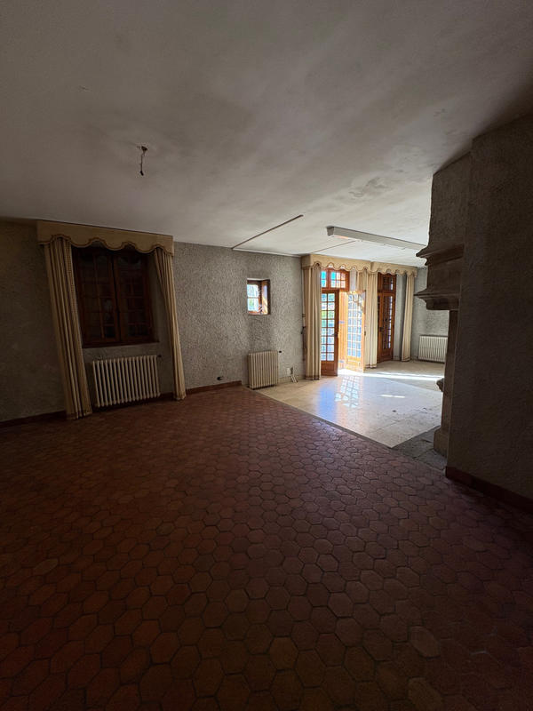 Maison - 200 m² - 6 pièces