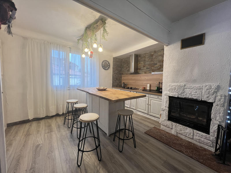 Maison de village - 80 m² - 4 pièces