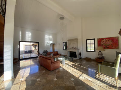 Maison traditionnelle - 327 m² - 5 pièces