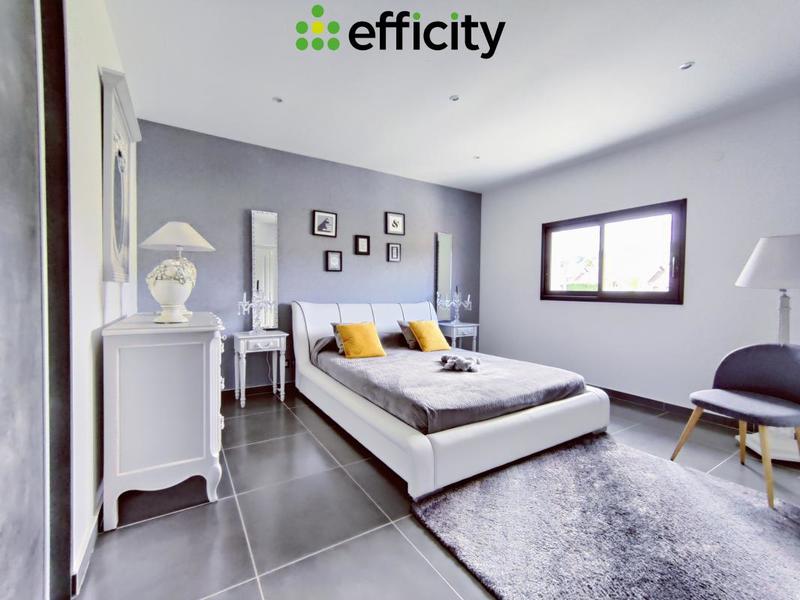 Maison - 215 m² - 6 pièces