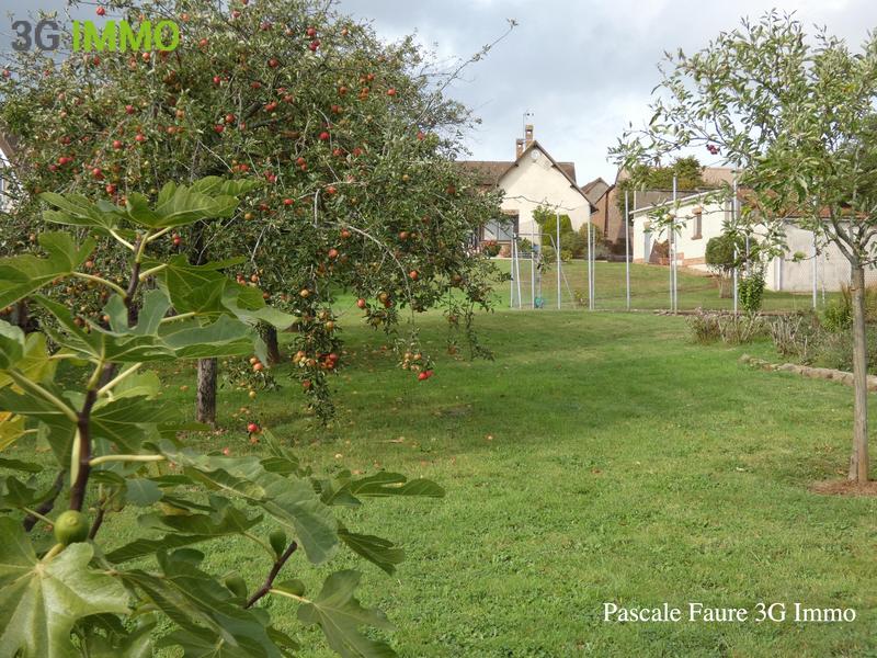 Maison traditionnelle - 197 m² - 10 pièces