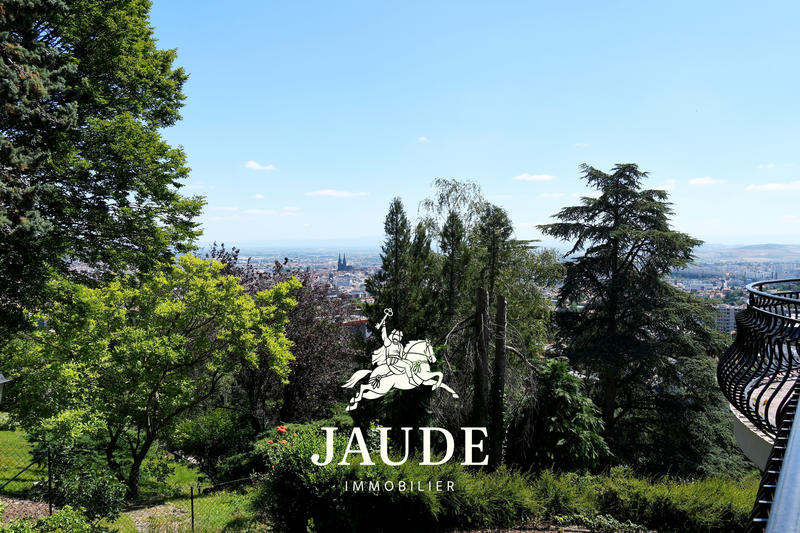 Appartement - 202 m² - 5 pièces