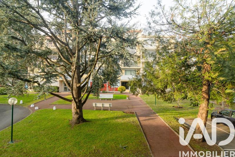 Appartement - 99 m² - 4 pièces