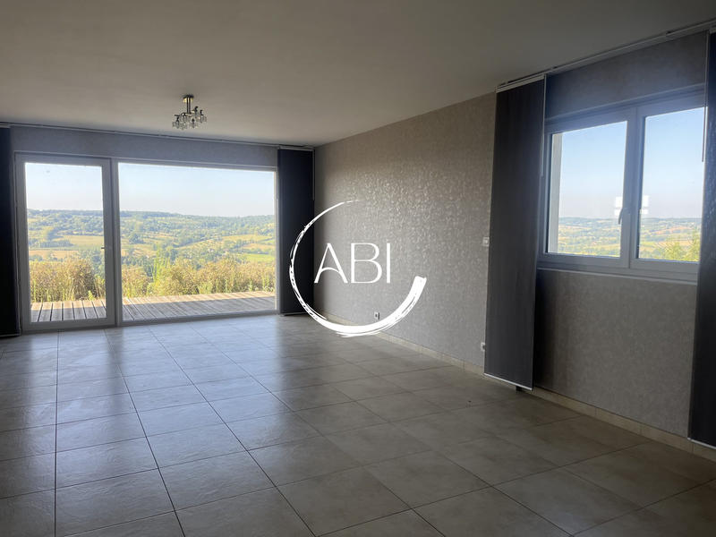 Maison - 212 m² - 7 pièces