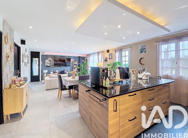 Maison - 98 m² - 4 pièces