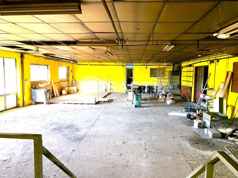 Local commercial - 1 500 m² - 15 pièces