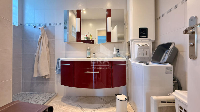 Appartement - 81 m² - 3 pièces