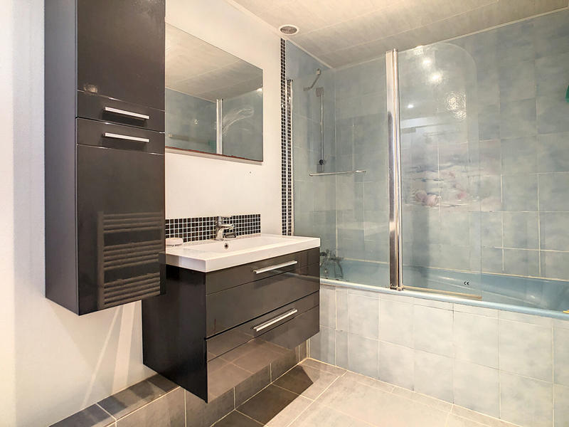 Appartement - 81 m² - 5 pièces