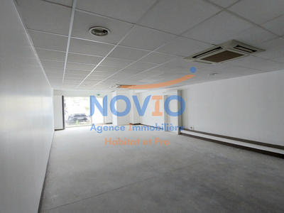 Bureau - 144 m² - 1 pièce