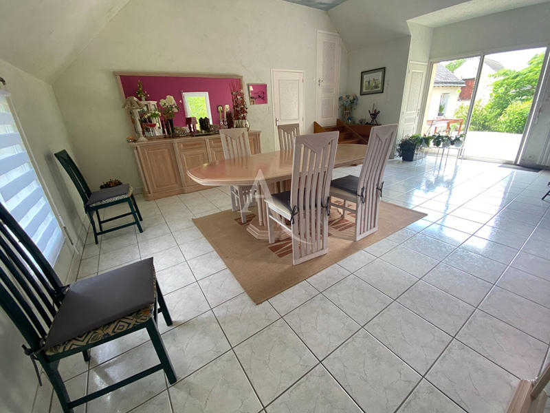 Maison - 193 m² - 6 pièces