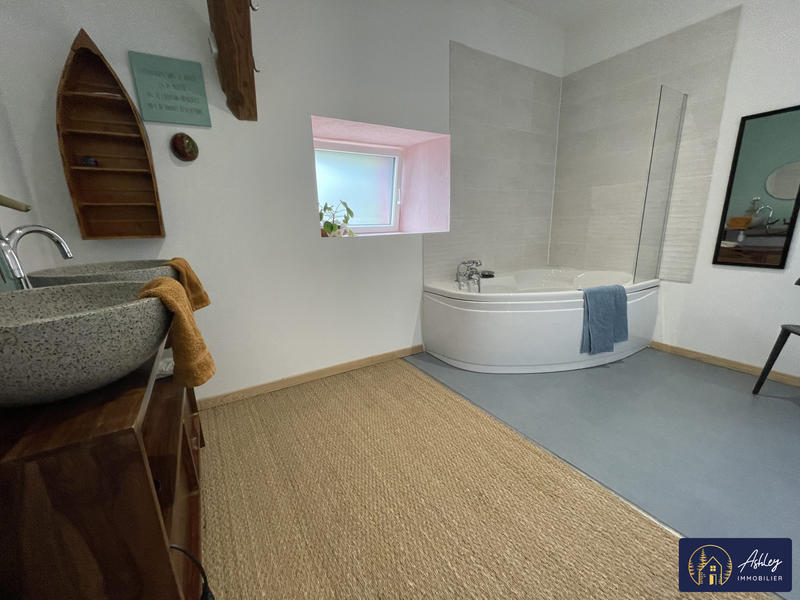 Maison ancienne - 230 m² - 6 pièces