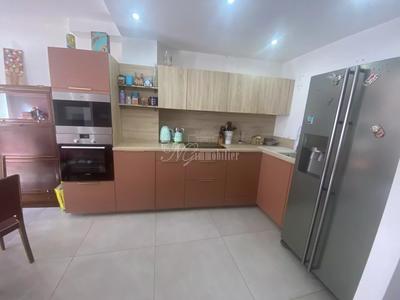 Maison - 90 m² - 3 pièces