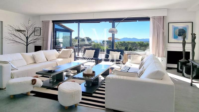 Propriété - 525 m² - 8 pièces