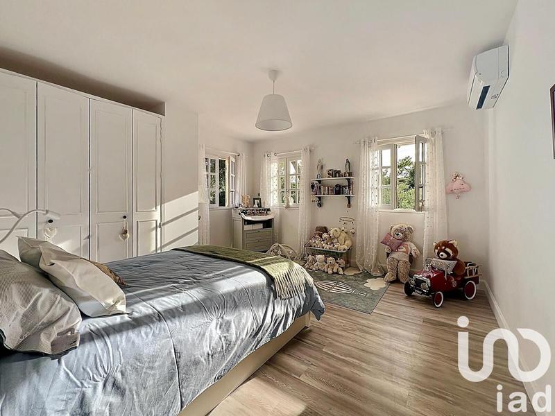 Maison - 270 m² - 6 pièces