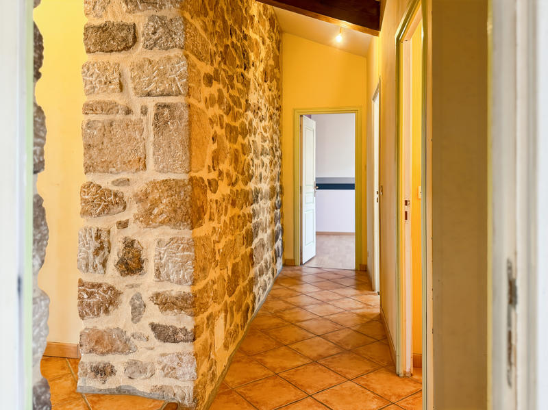 Maison - 240 m² - 10 pièces