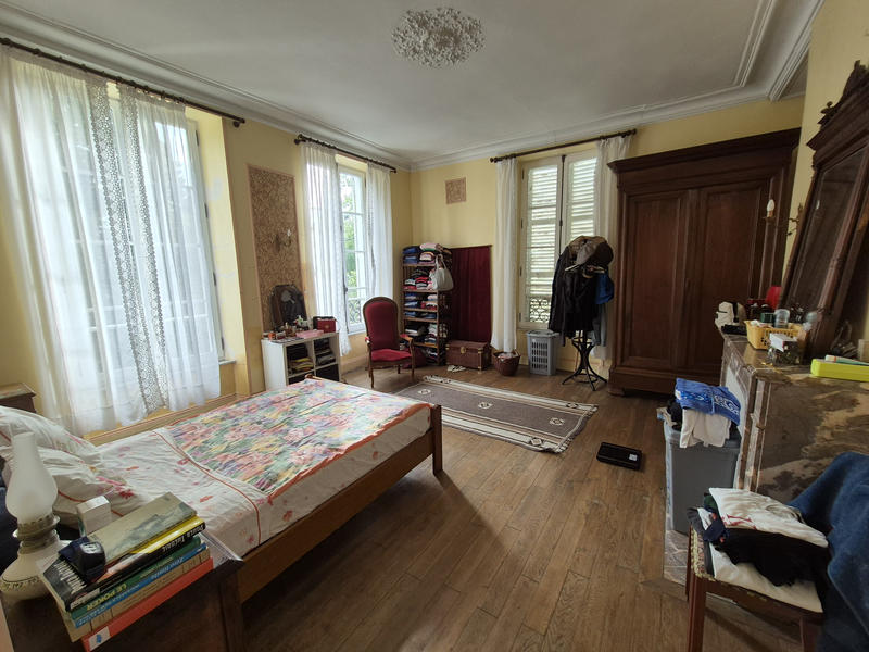 Maison - 430 m² - 12 pièces