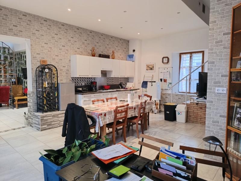 Maison - 175 m² - 8 pièces