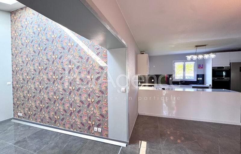 Maison - 99 m² - 4 pièces