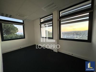 Bureau - 588 m²