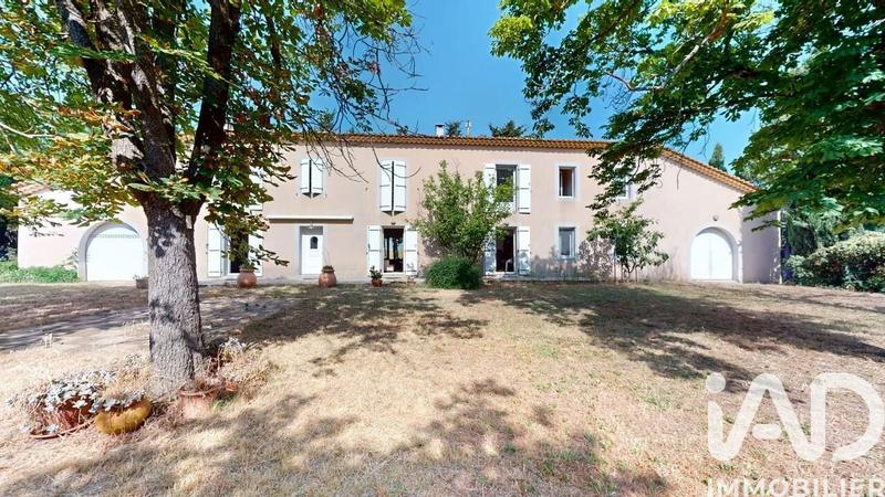 Maison - 373 m² - 16 pièces