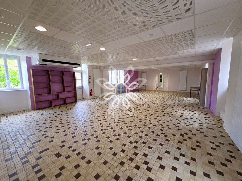 Propriété - 500 m² - 30 pièces