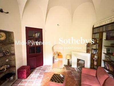 Maison - 185 m² - 9 pièces