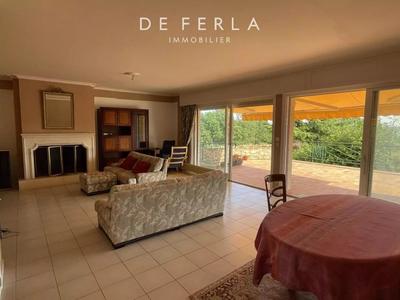 Maison - 306 m² - 6 pièces