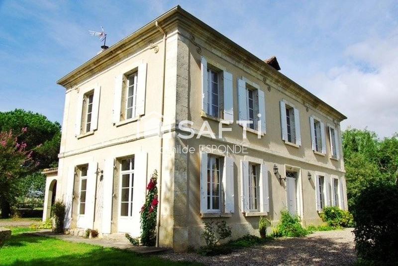 Maison - 235 m² - 7 pièces