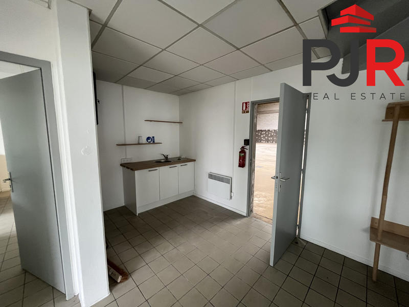 Local d'activités - 816 m²