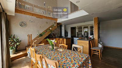 Maison - 198 m² - 11 pièces