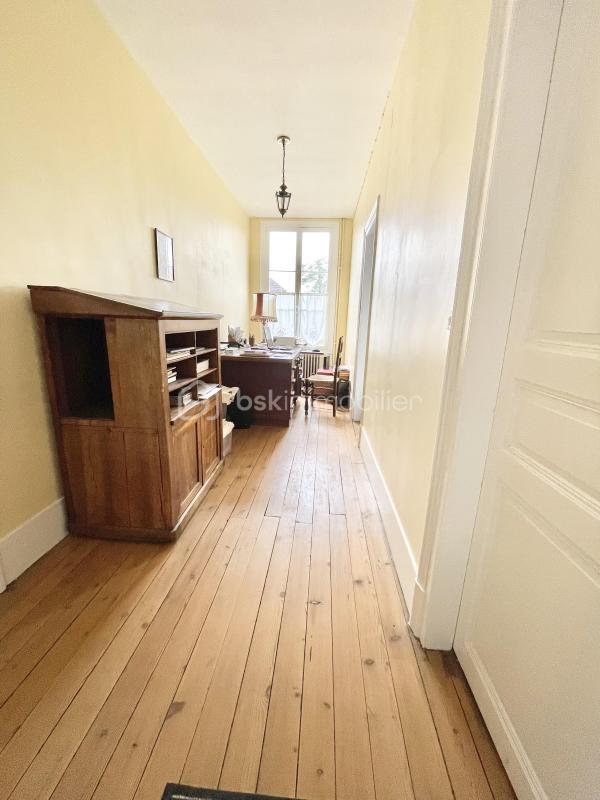 Demeure - 313 m² - 10 pièces