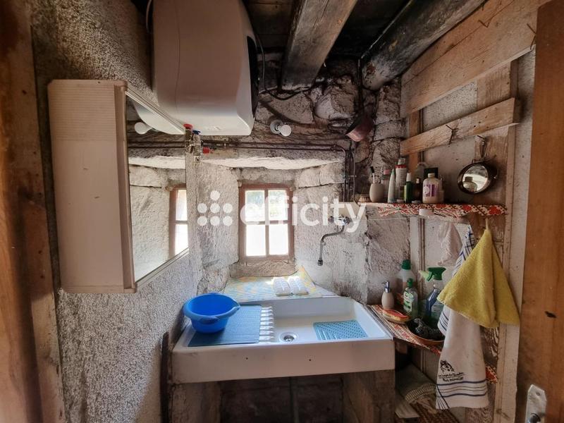 Maison - 90 m² - 3 pièces