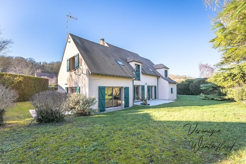 Maison - 185 m² - 8 pièces
