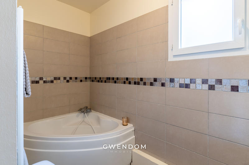 Maison - 81 m² - 5 pièces