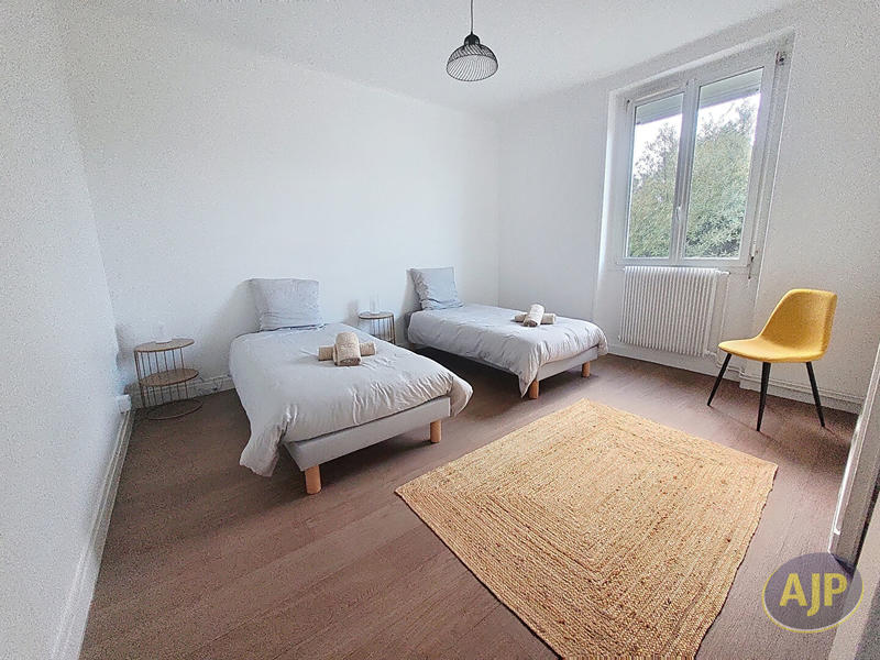 Appartement - 98 m² - 5 pièces