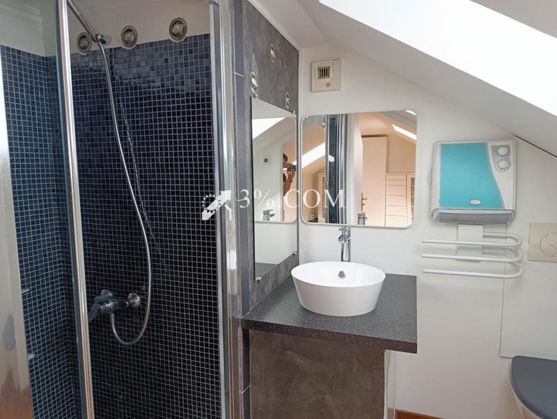 Maison - 220 m² - 9 pièces