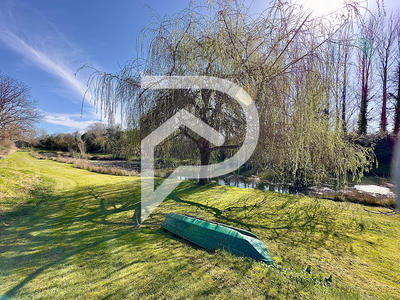 Maison - 225 m² - 9 pièces