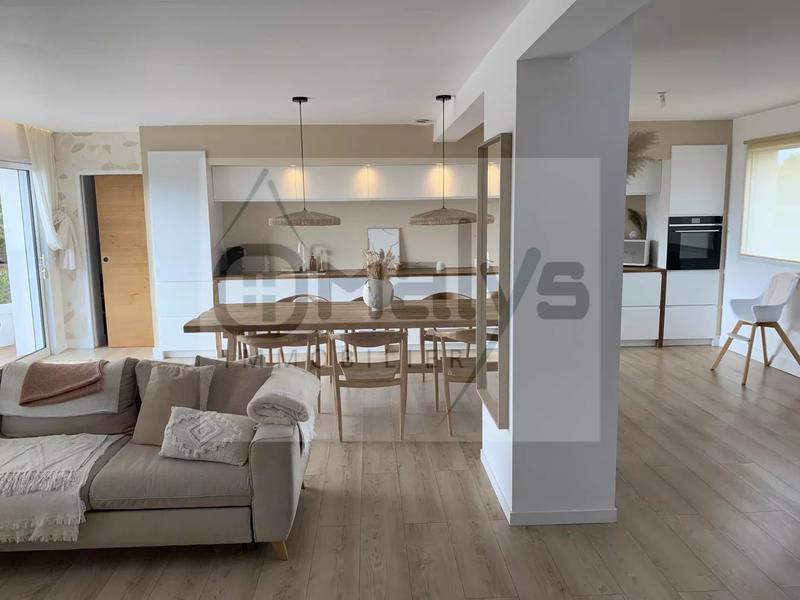 Maison - 130 m² - 5 pièces