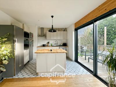 Maison - 102 m² - 4 pièces