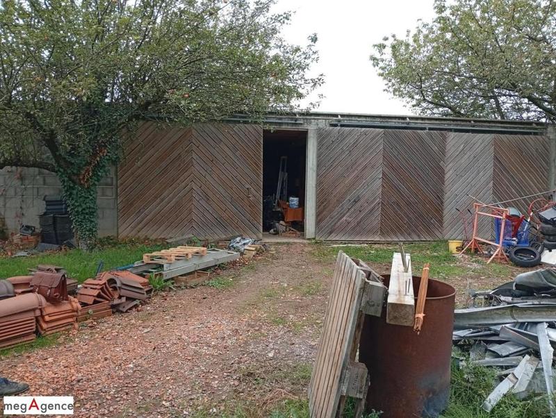 Terrain constructible - 1 800 m²