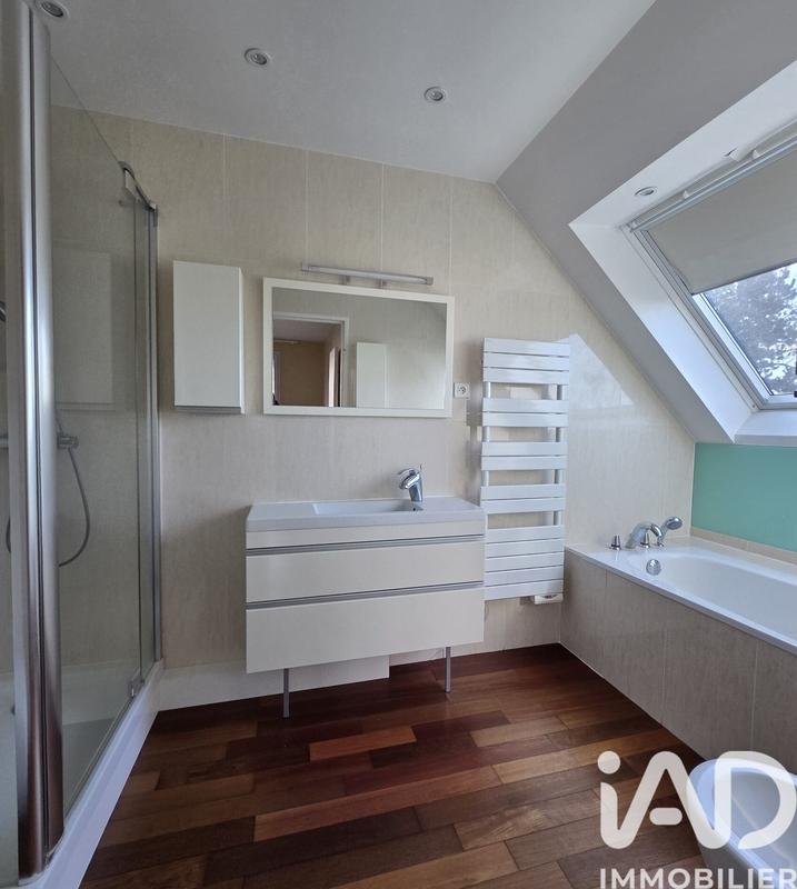 Maison - 210 m² - 7 pièces