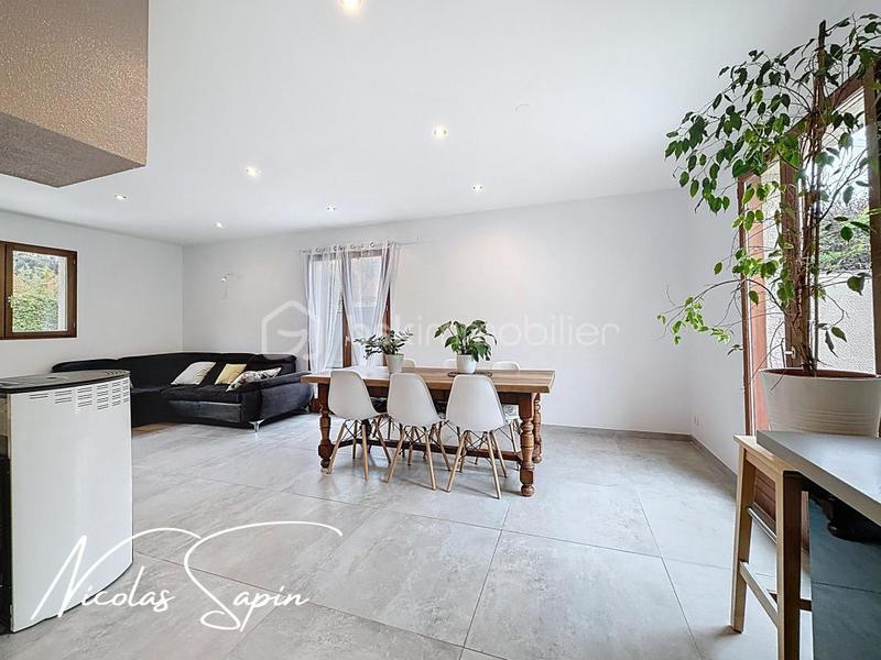 Maison - 84 m² - 4 pièces