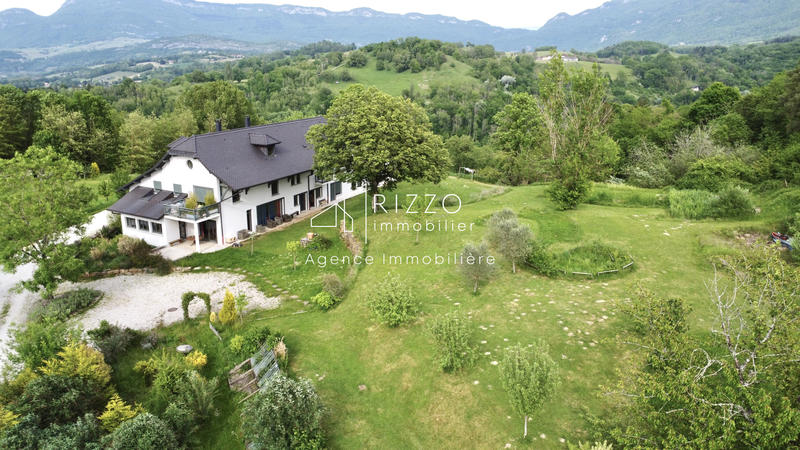 Ferme - 673 m² - 13 pièces