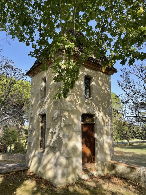 Maison - 550 m² - 18 pièces