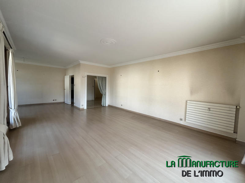 Appartement - 151 m² - 6 pièces